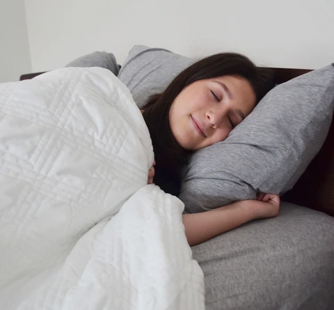 4 Benefits of a Weighted Blanket for Side Sleepers – Gravity Blankets