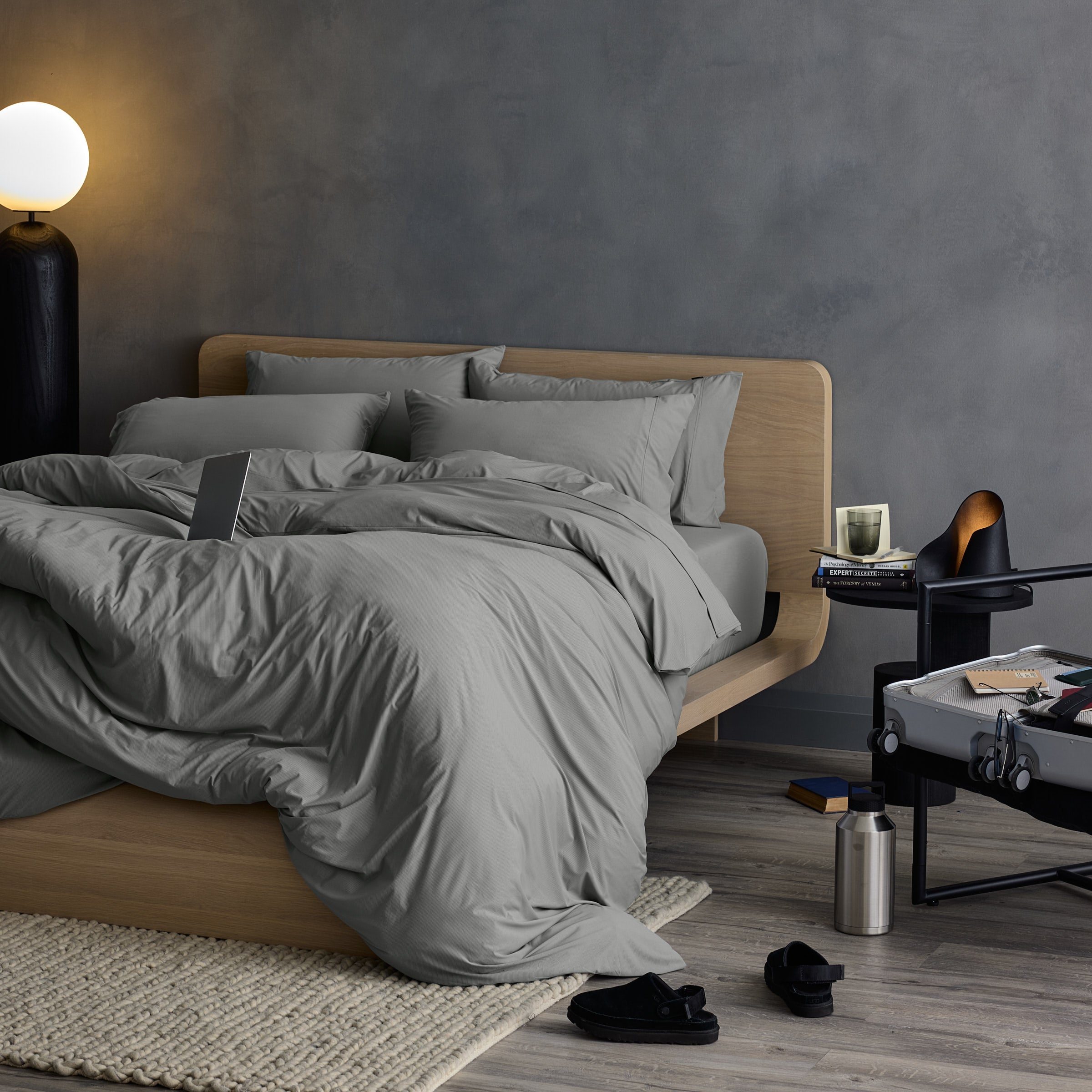 Graph-Iced Ultra Cold Performance Weighted Blanket